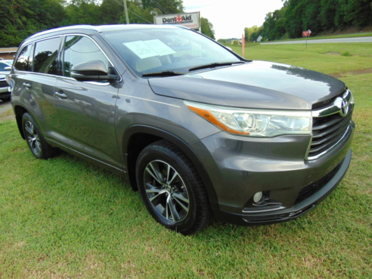 Toyota Highlander XLE FWD V6 2016