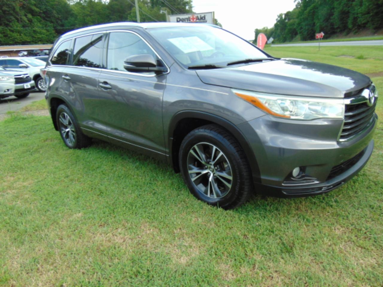 Toyota Highlander XLE FWD V6 2016