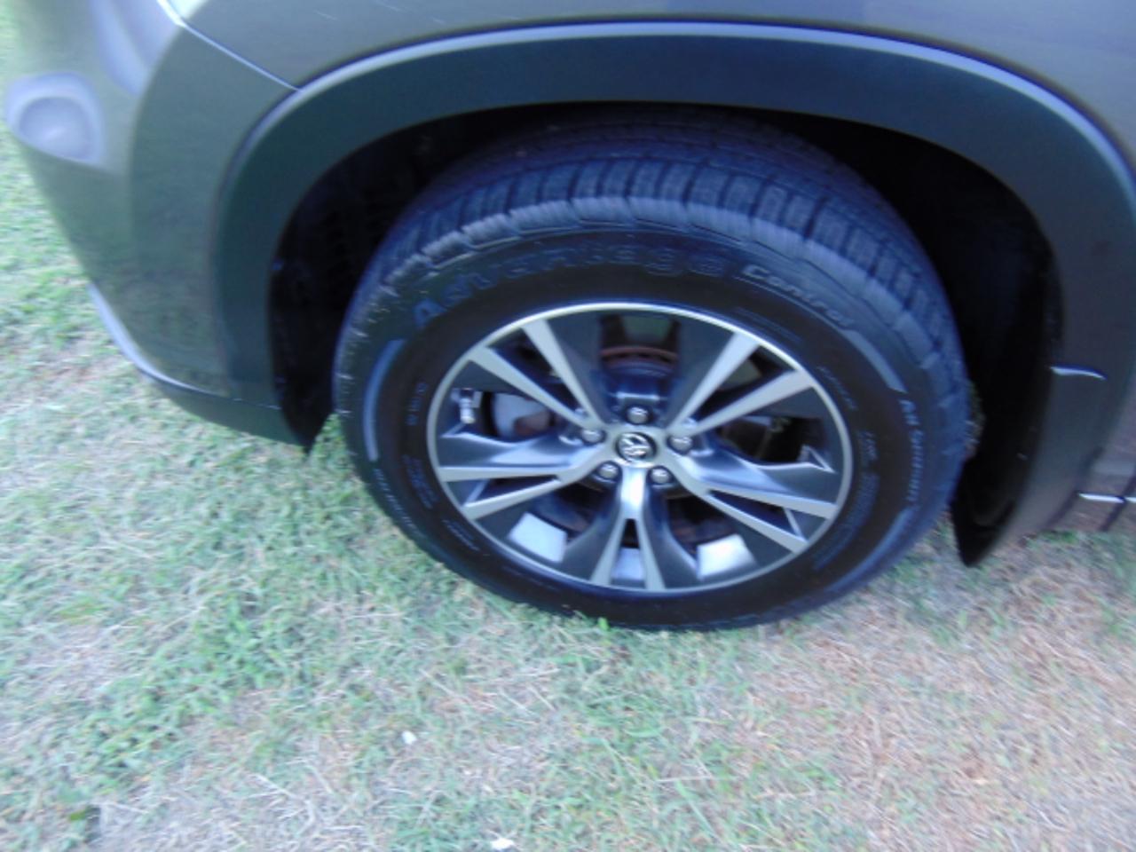 Toyota Highlander XLE FWD V6 2016