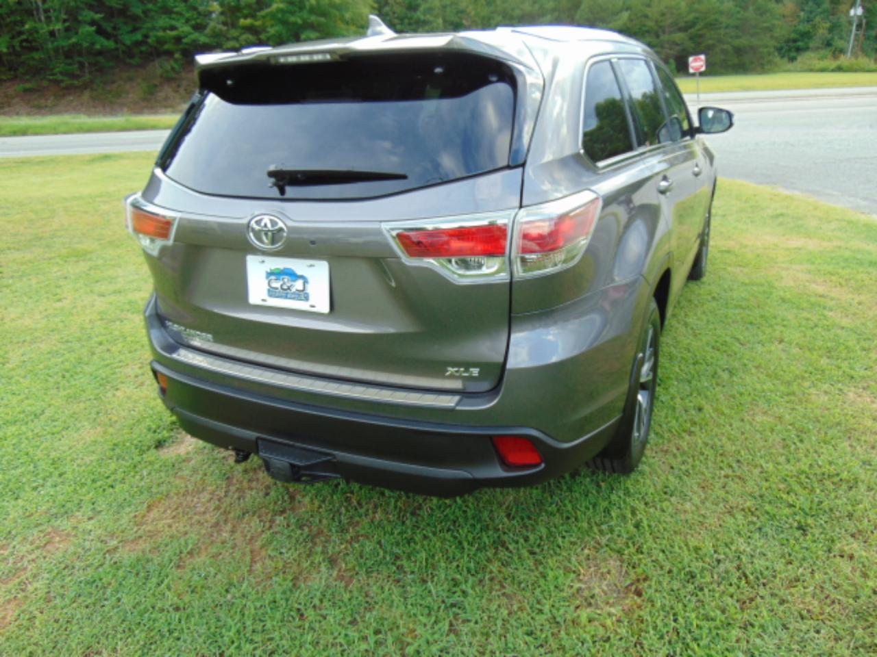 Toyota Highlander XLE FWD V6 2016