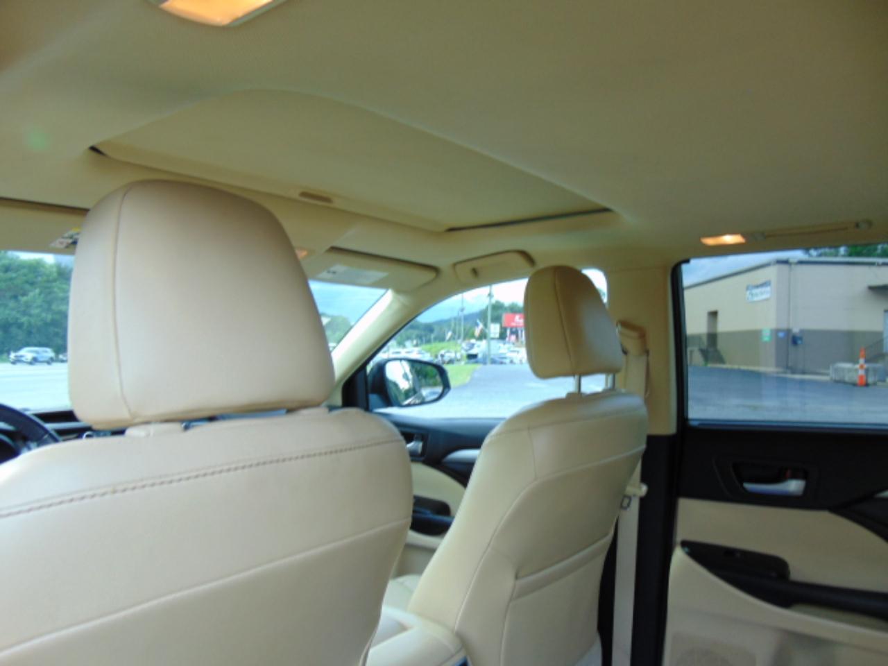 Toyota Highlander XLE FWD V6 2016