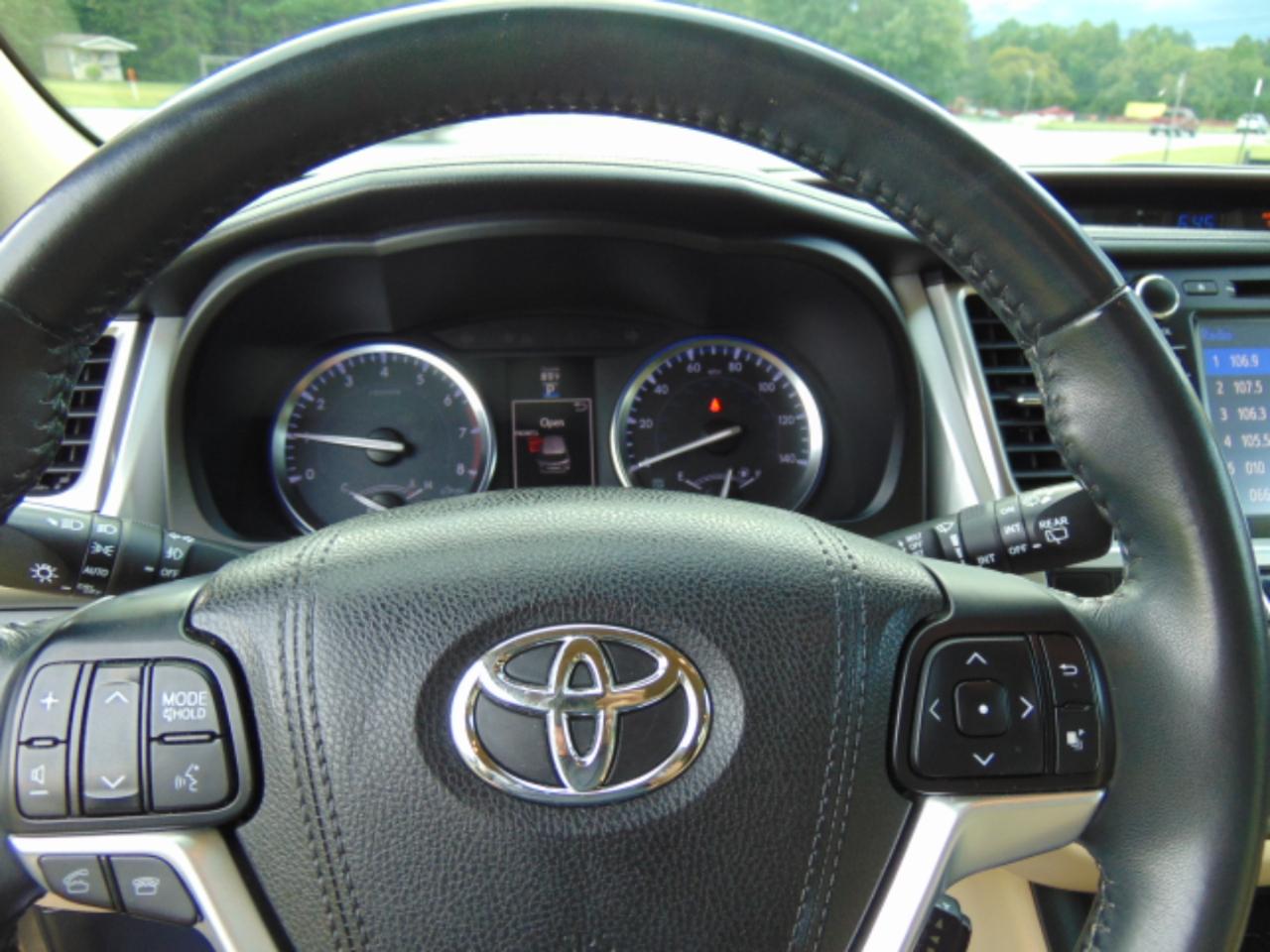Toyota Highlander XLE FWD V6 2016