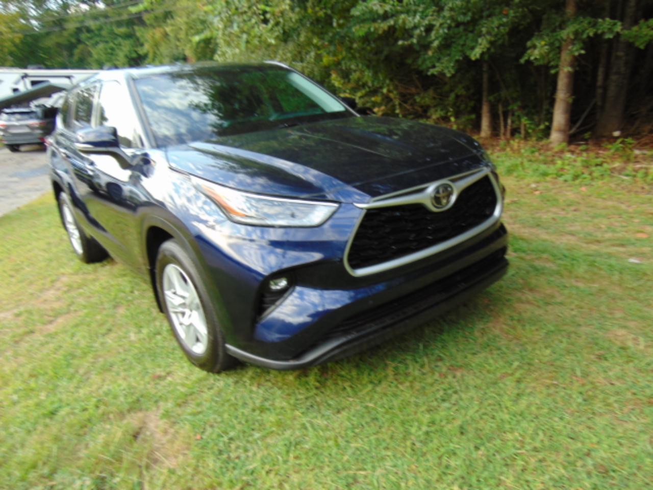 Toyota Highlander LE AWD V6 2021