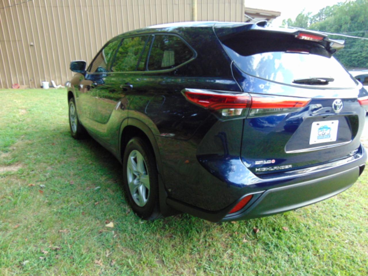 Toyota Highlander LE AWD V6 2021