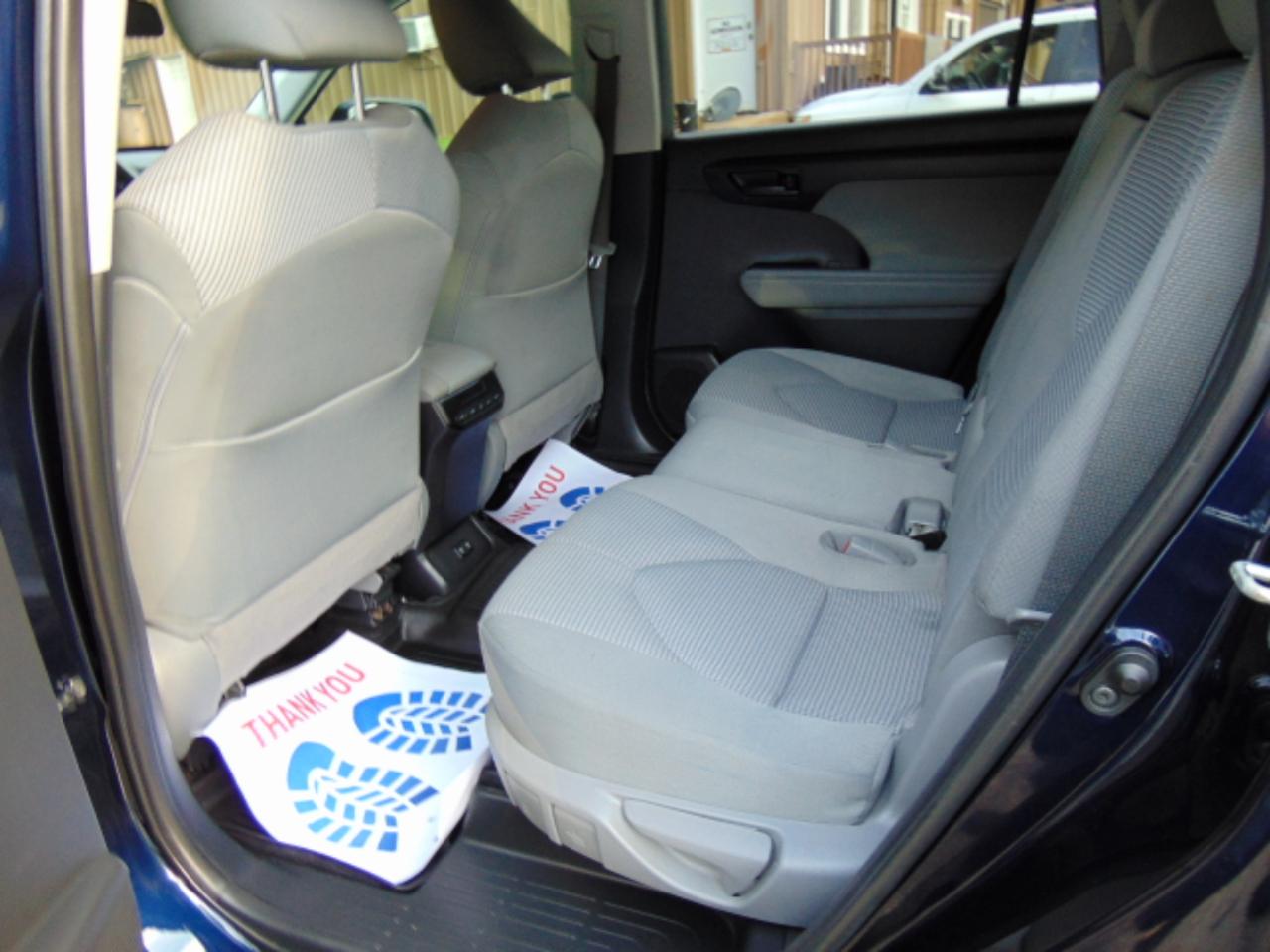 Toyota Highlander LE AWD V6 2021