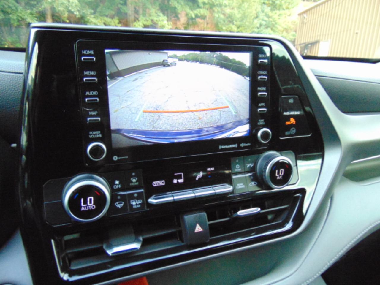 Toyota Highlander LE AWD V6 2021