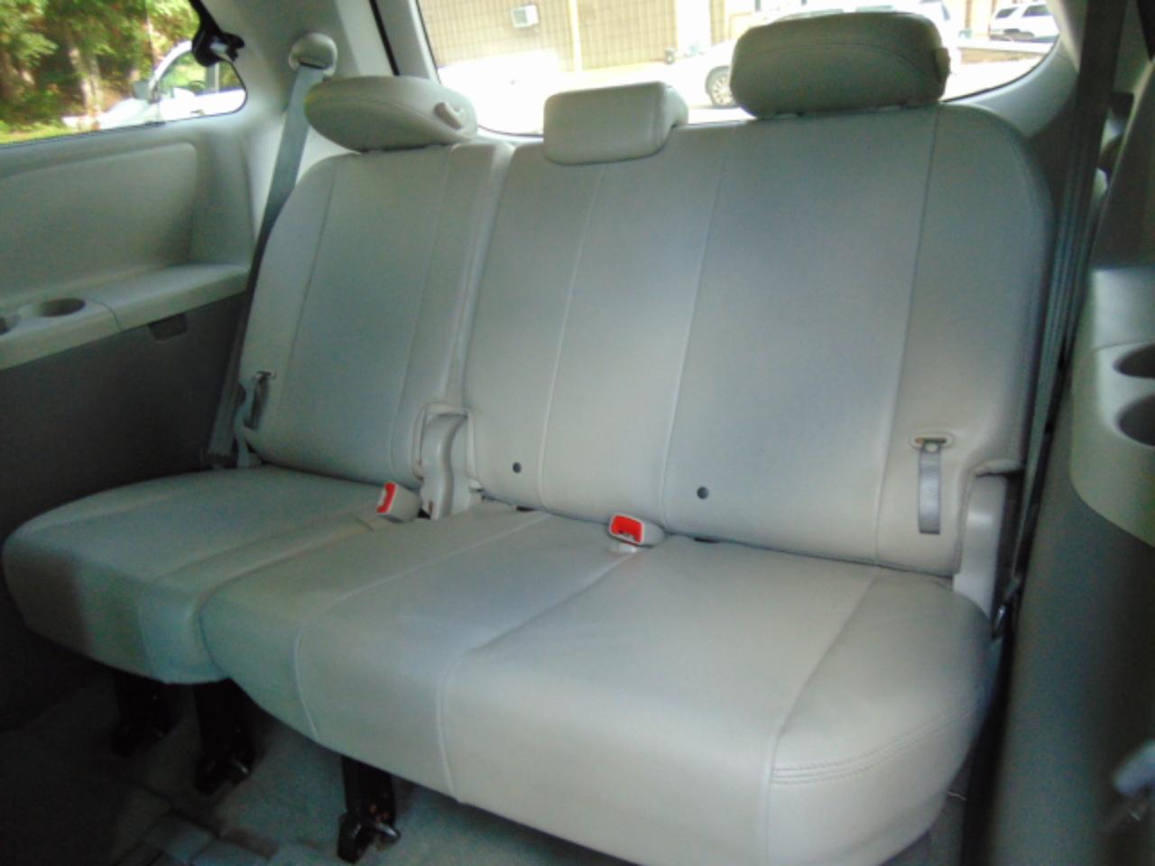 Toyota Sienna XLE FWD 8-Passenger V6 2014