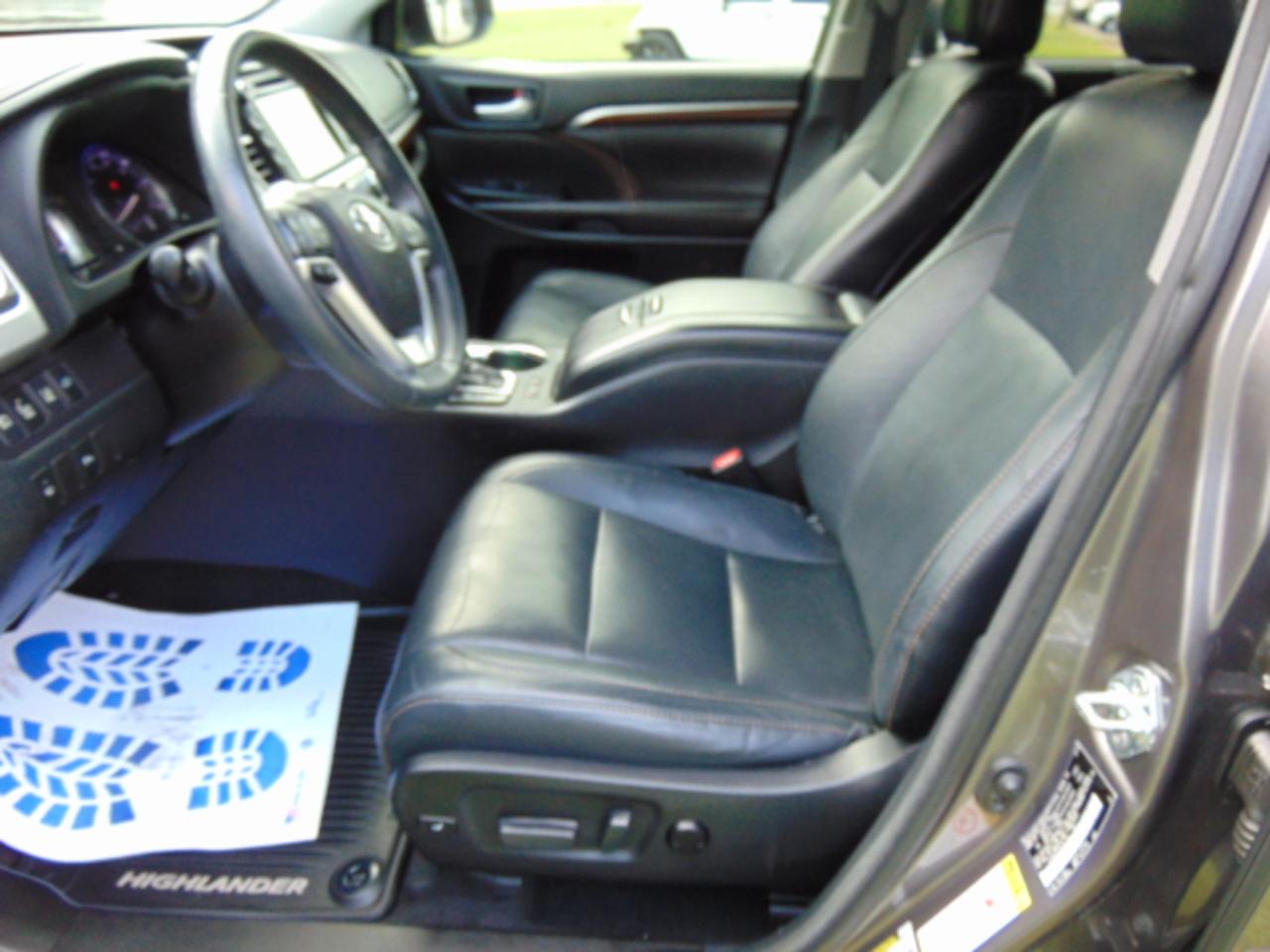 Toyota Highlander Limited FWD V6 2016