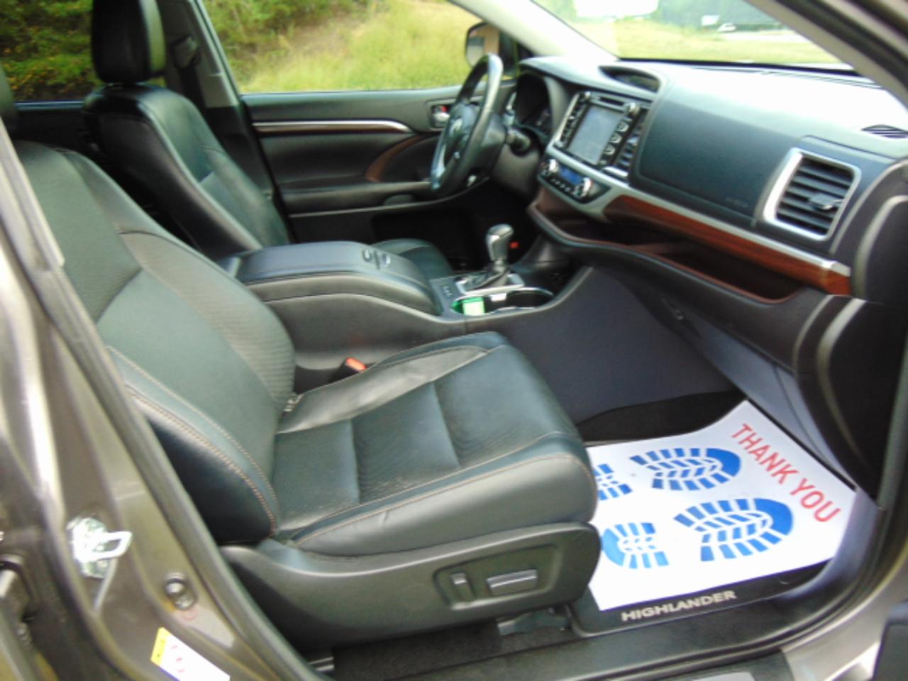 Toyota Highlander Limited FWD V6 2016