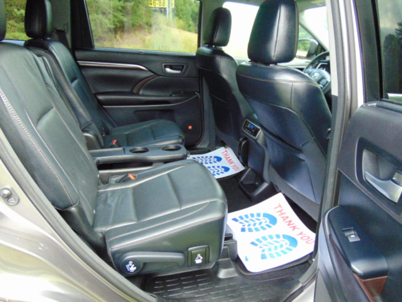 Toyota Highlander Limited FWD V6 2016