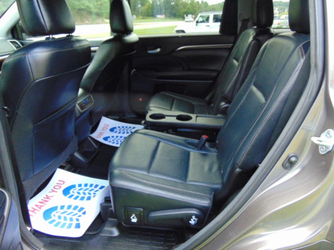 Toyota Highlander Limited FWD V6 2016