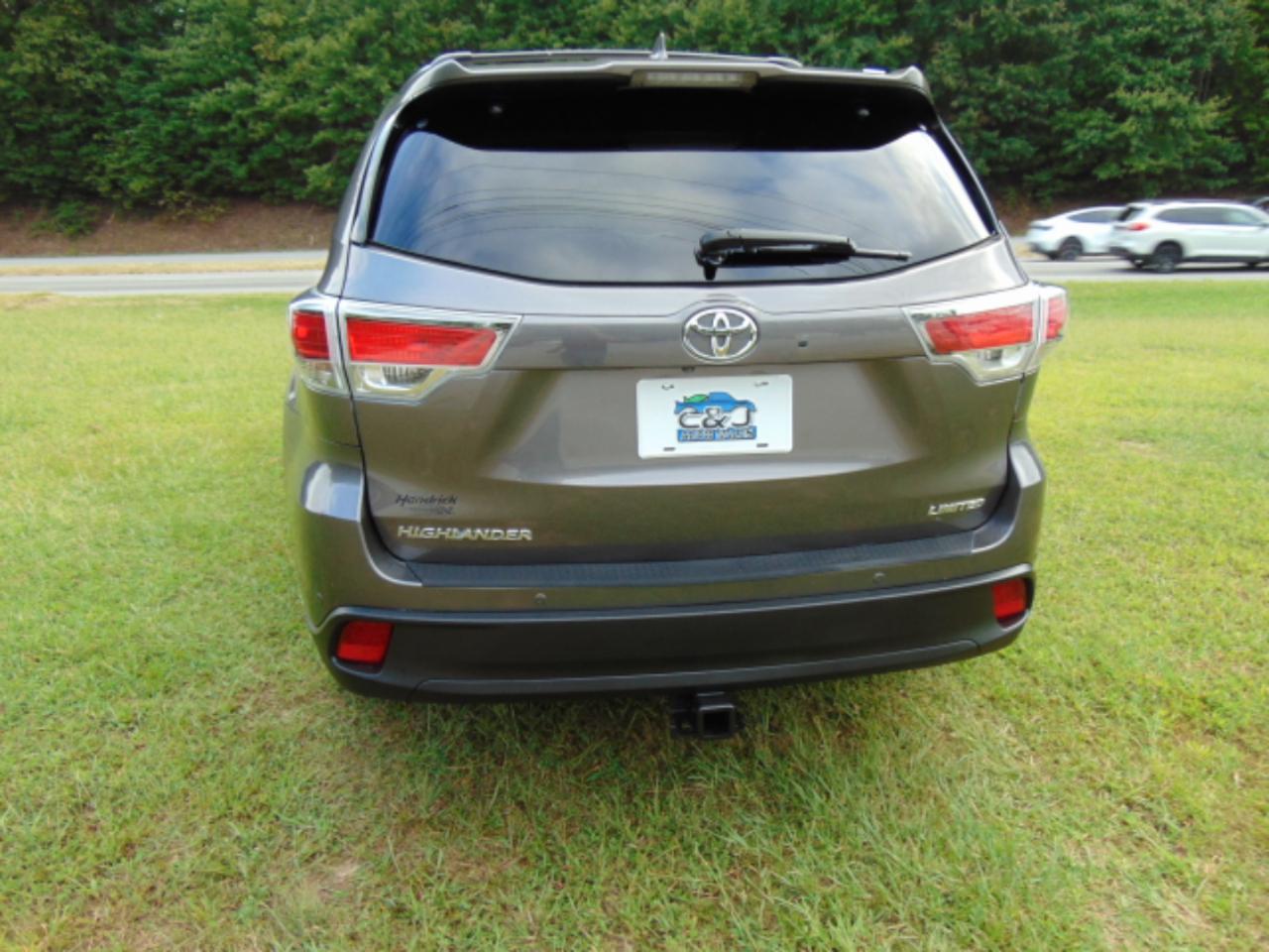 Toyota Highlander Limited FWD V6 2016