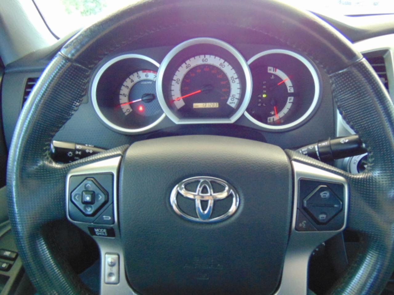 Toyota Tacoma Double Cab V6 5AT 4WD 2014