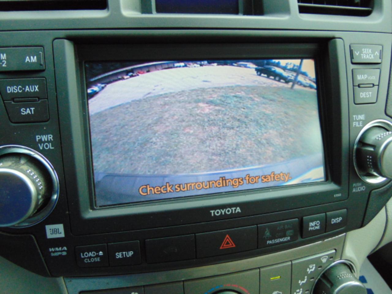 Toyota Highlander Base 4WD 2012