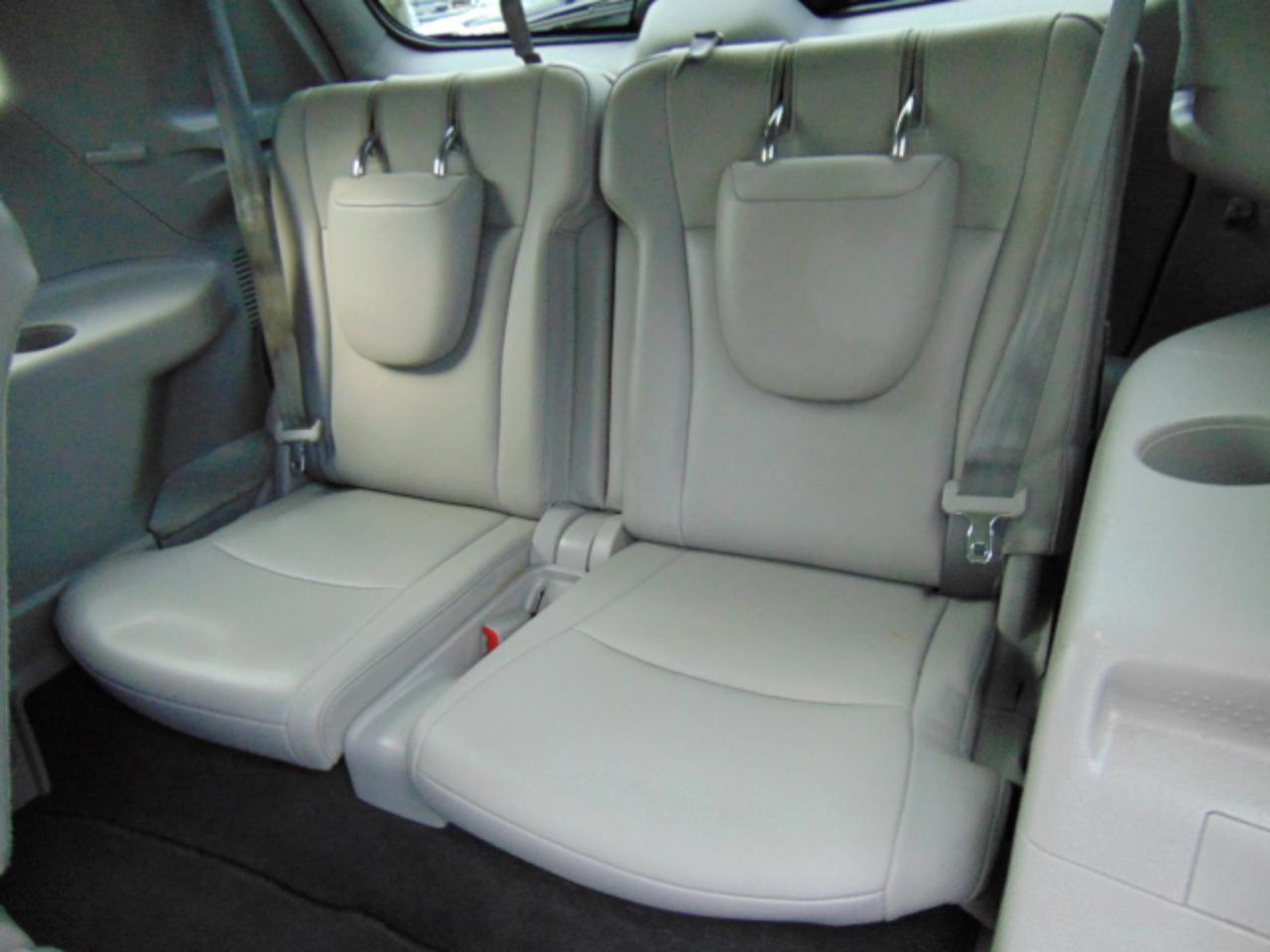 Toyota Highlander Base 4WD 2012