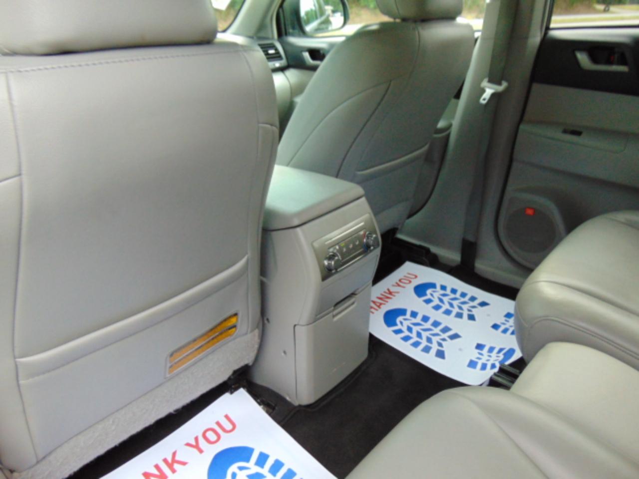 Toyota Highlander Base 4WD 2012