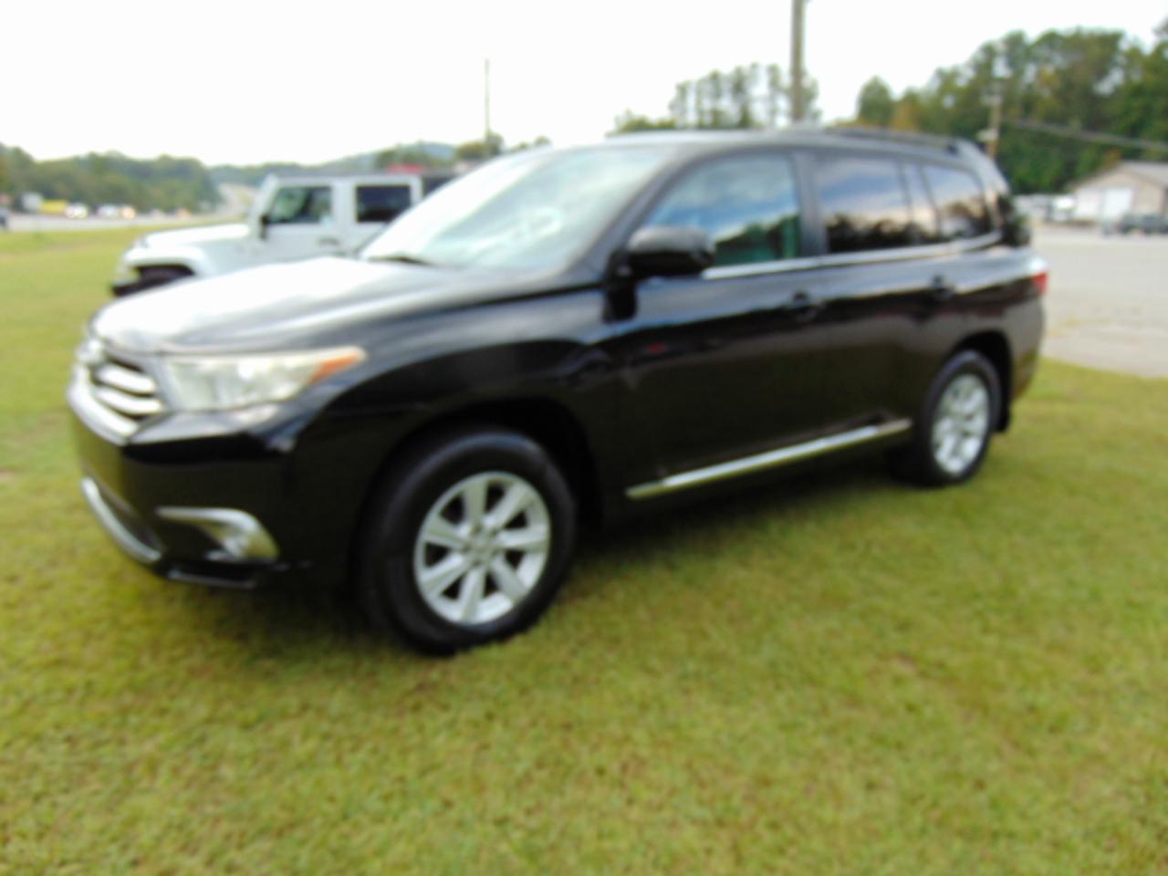 Toyota Highlander Base 4WD 2012