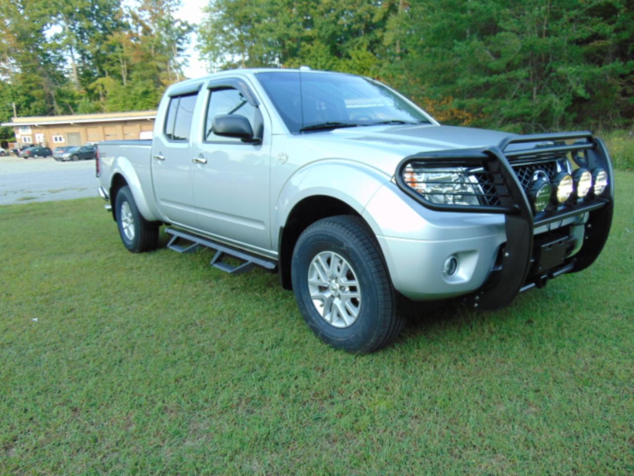Nissan Frontier SV Crew Cab LWB 5AT 4WD 2016