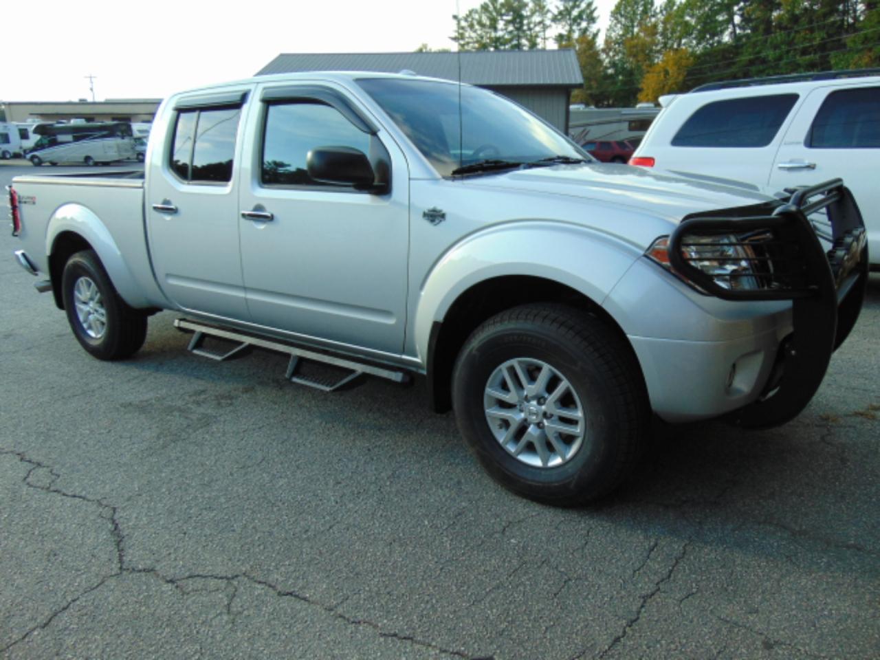 Nissan Frontier SV Crew Cab LWB 5AT 4WD 2016