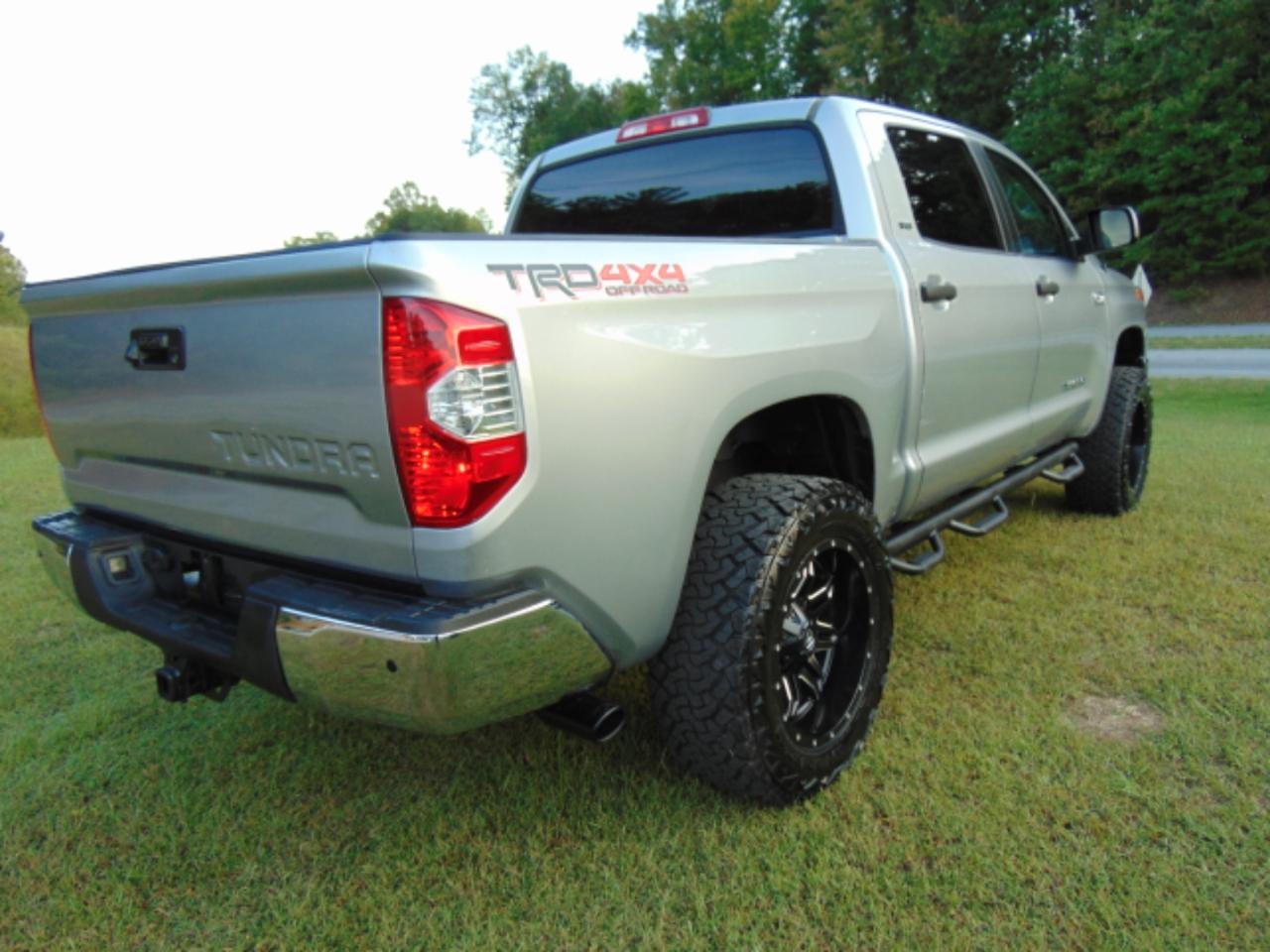 Toyota Tundra SR5 5.7L V8 FFV CrewMax 4WD 2016