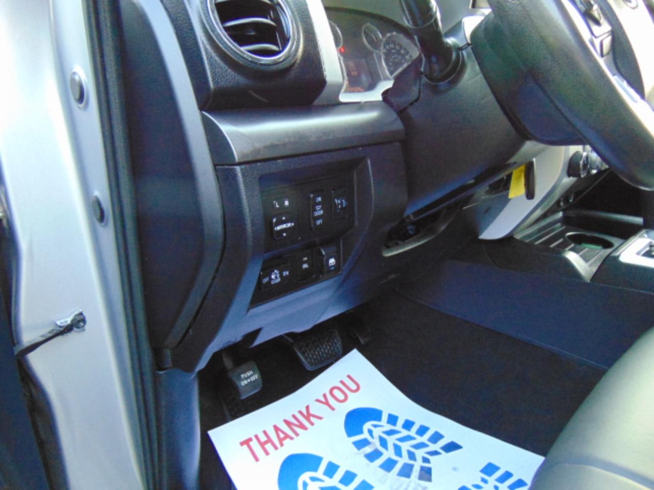 Toyota Tundra SR5 5.7L V8 FFV CrewMax 4WD 2016