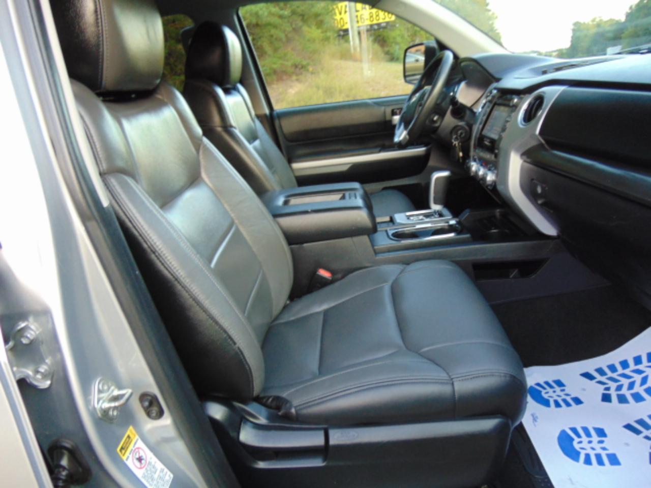 Toyota Tundra SR5 5.7L V8 FFV CrewMax 4WD 2016