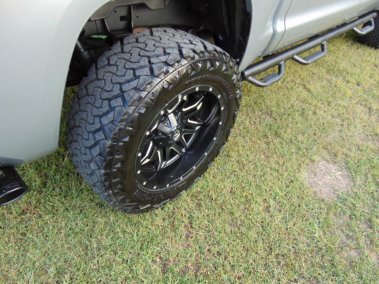 Toyota Tundra SR5 5.7L V8 FFV CrewMax 4WD 2016