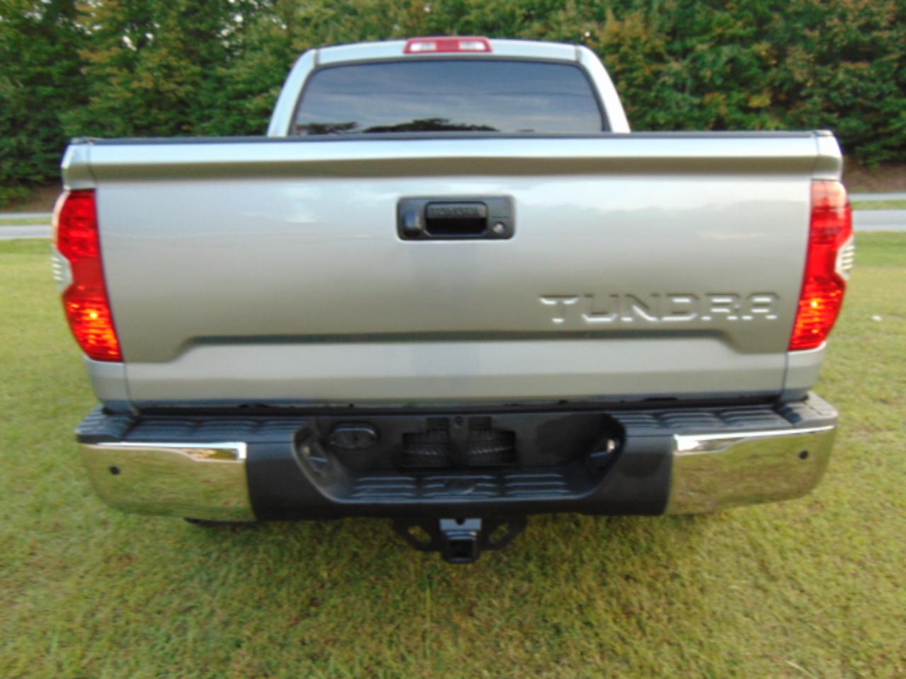 Toyota Tundra SR5 5.7L V8 FFV CrewMax 4WD 2016