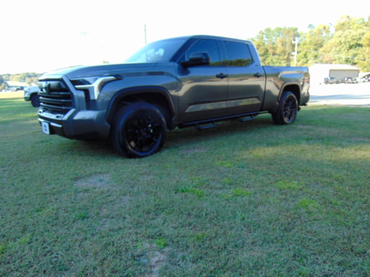Toyota Tundra SR5 CrewMax 4WD Long Bed 2023