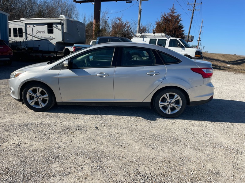 Ford Focus SE Sedan 2014