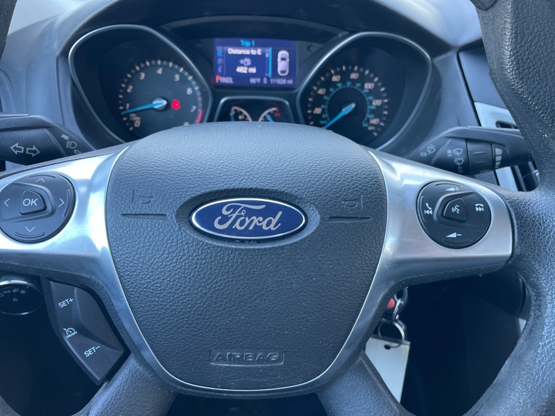 Ford Focus SE Sedan 2014