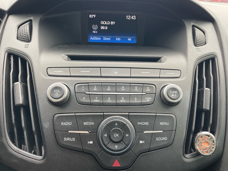 Ford Focus SE Sedan 2017 Ford Focus SE Sedan 2017