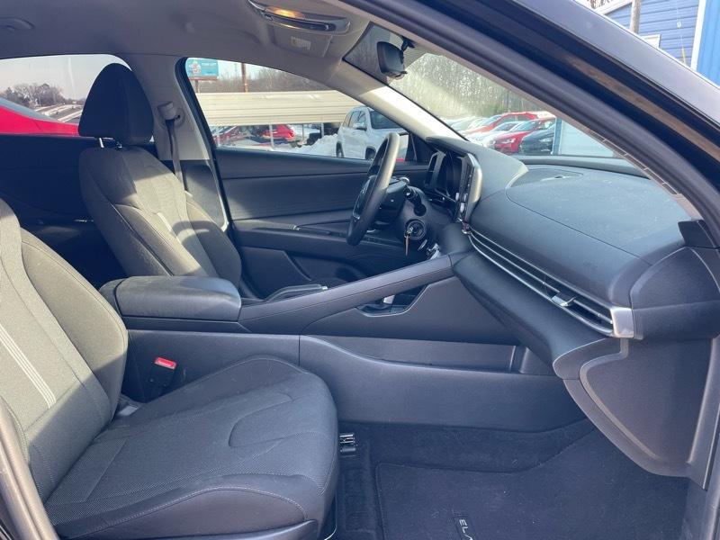 Hyundai Elantra SE 2023