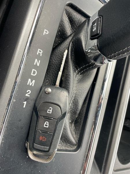 Ford F-150 XLT SuperCab Long Bed 4WD 2015