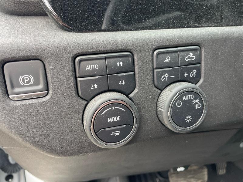 Chevrolet Silverado 1500 Z71 Crew Cab 4WD 2025