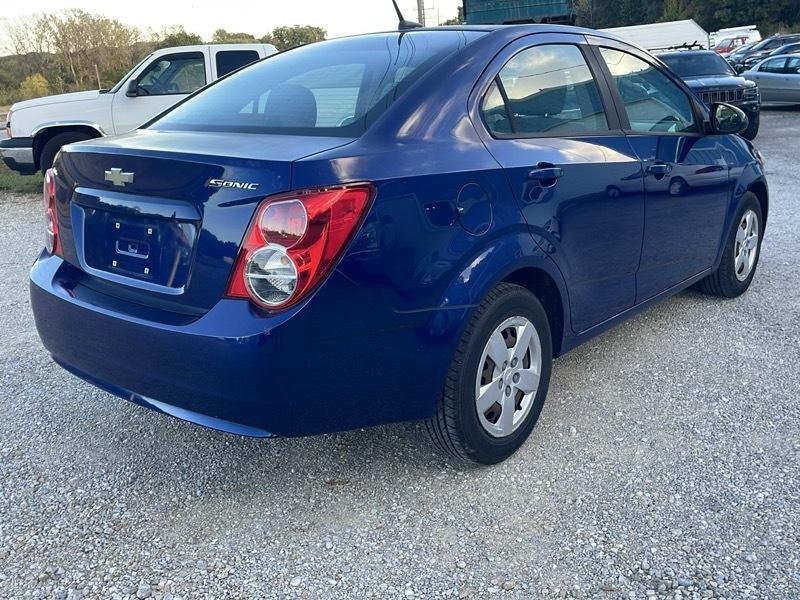 Chevrolet Sonic LS Auto Sedan 2013