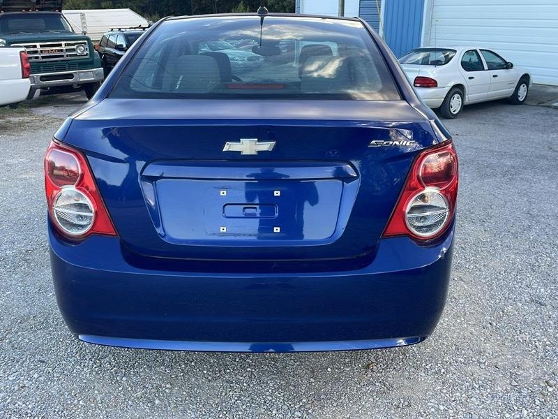 Chevrolet Sonic LS Auto Sedan 2013