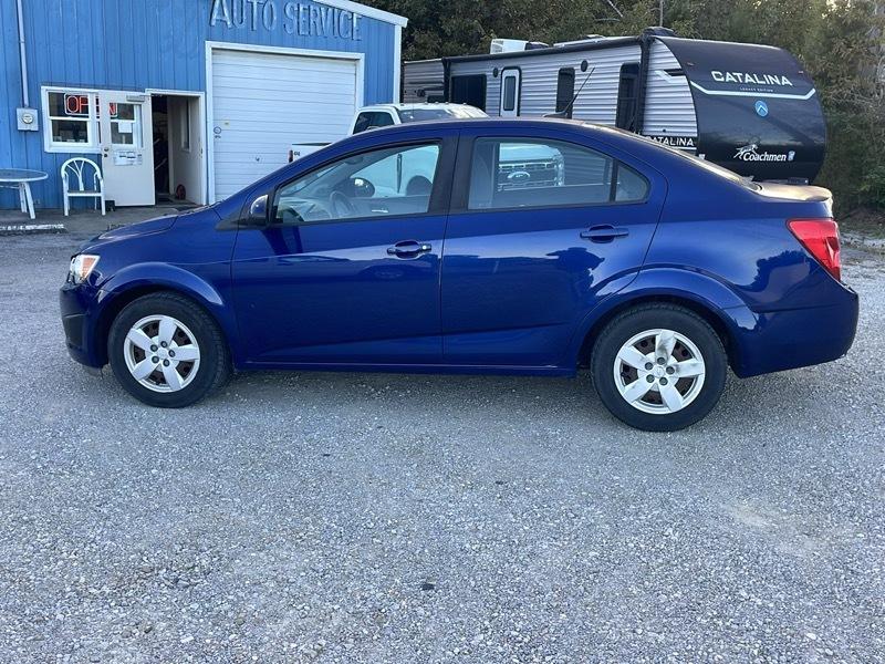 Chevrolet Sonic LS Auto Sedan 2013