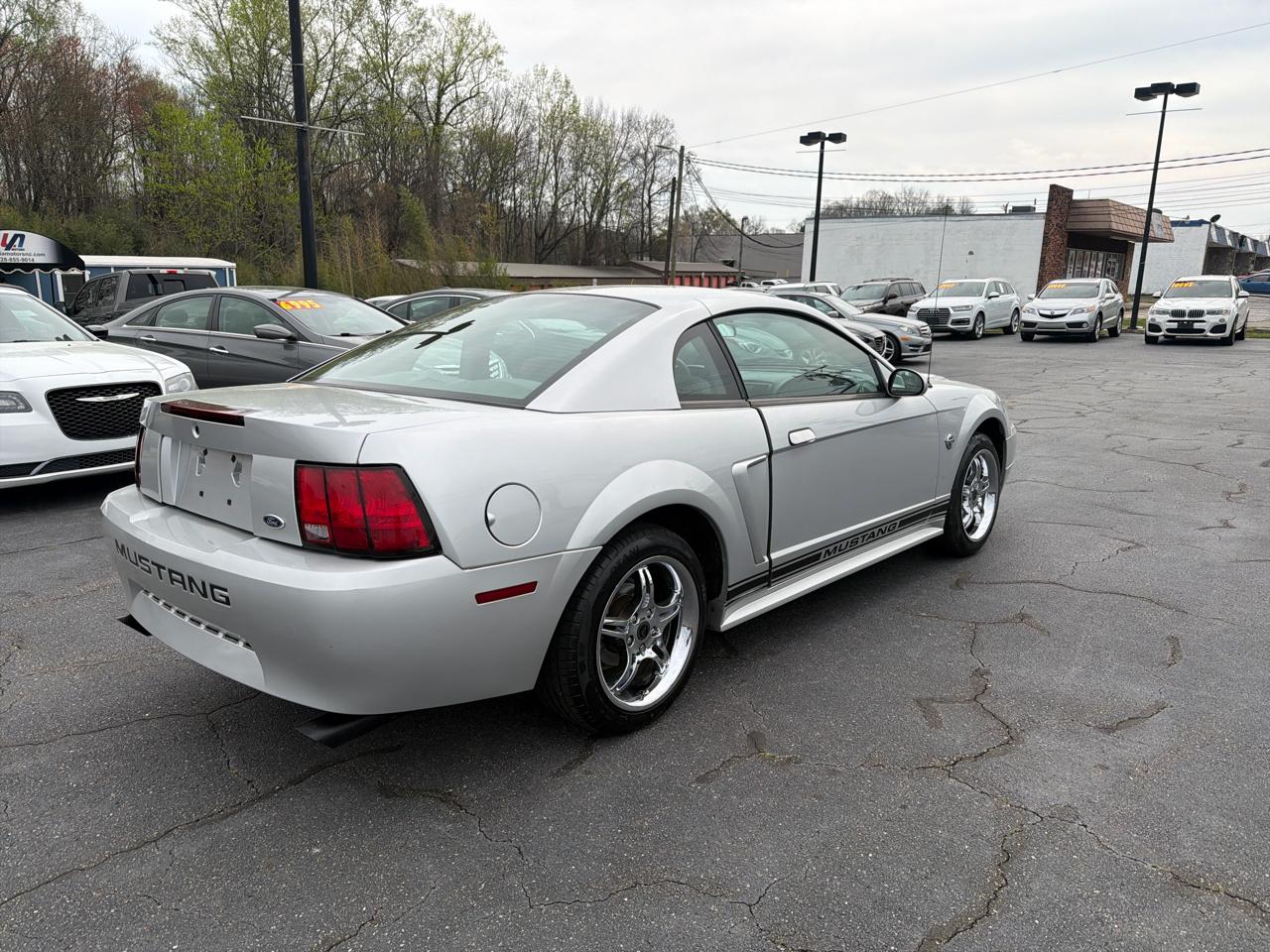 Ford Mustang 2dr Cpe Standard 2004