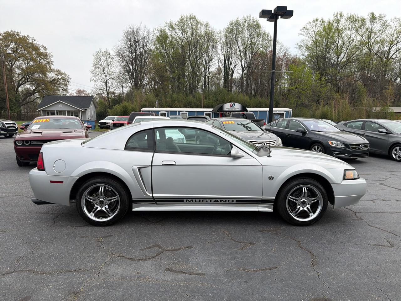 Ford Mustang 2dr Cpe Standard 2004