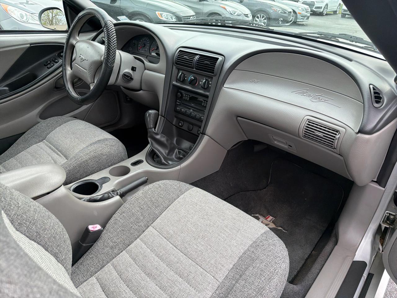 Ford Mustang 2dr Cpe Standard 2004