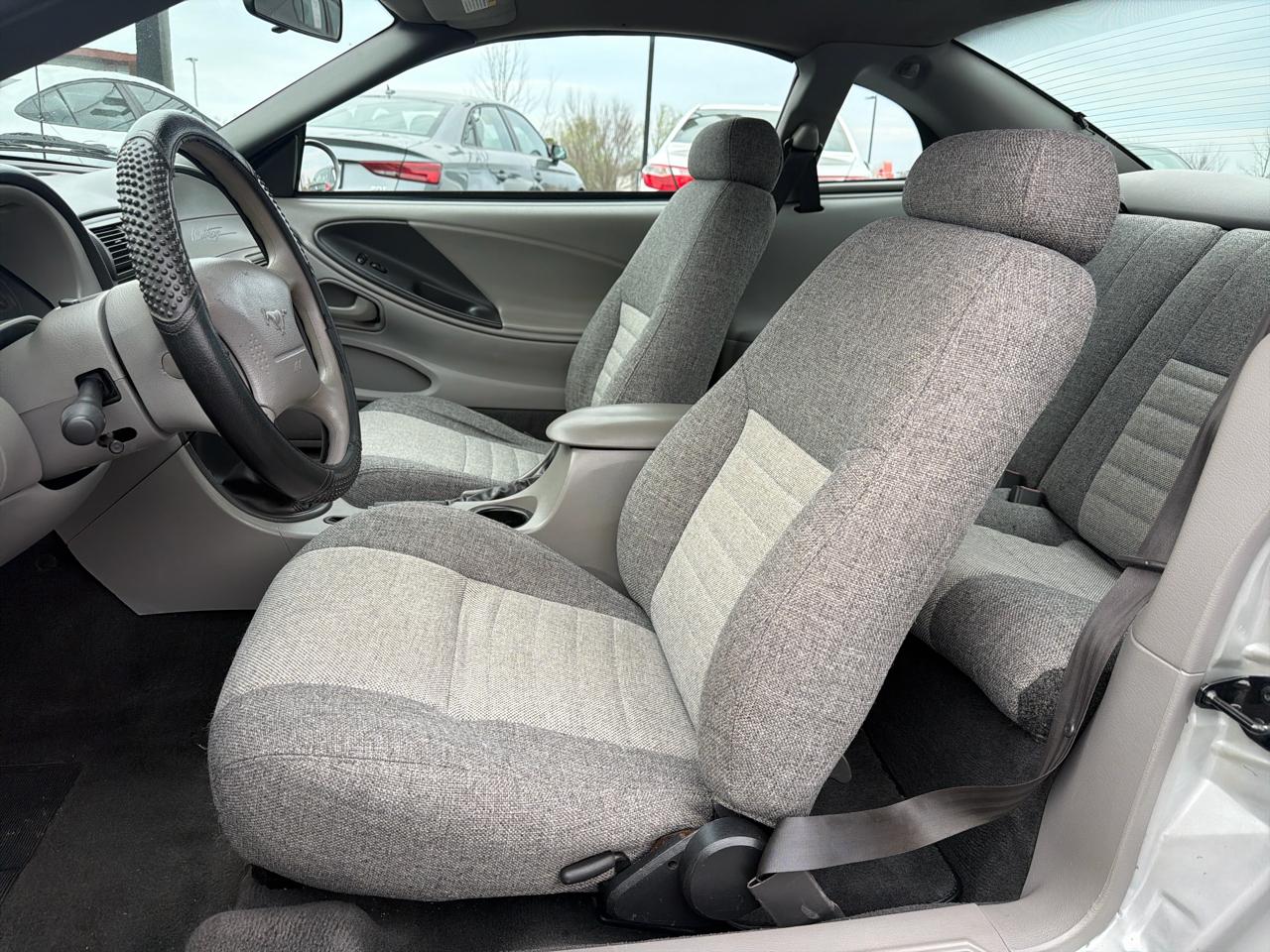 Ford Mustang 2dr Cpe Standard 2004