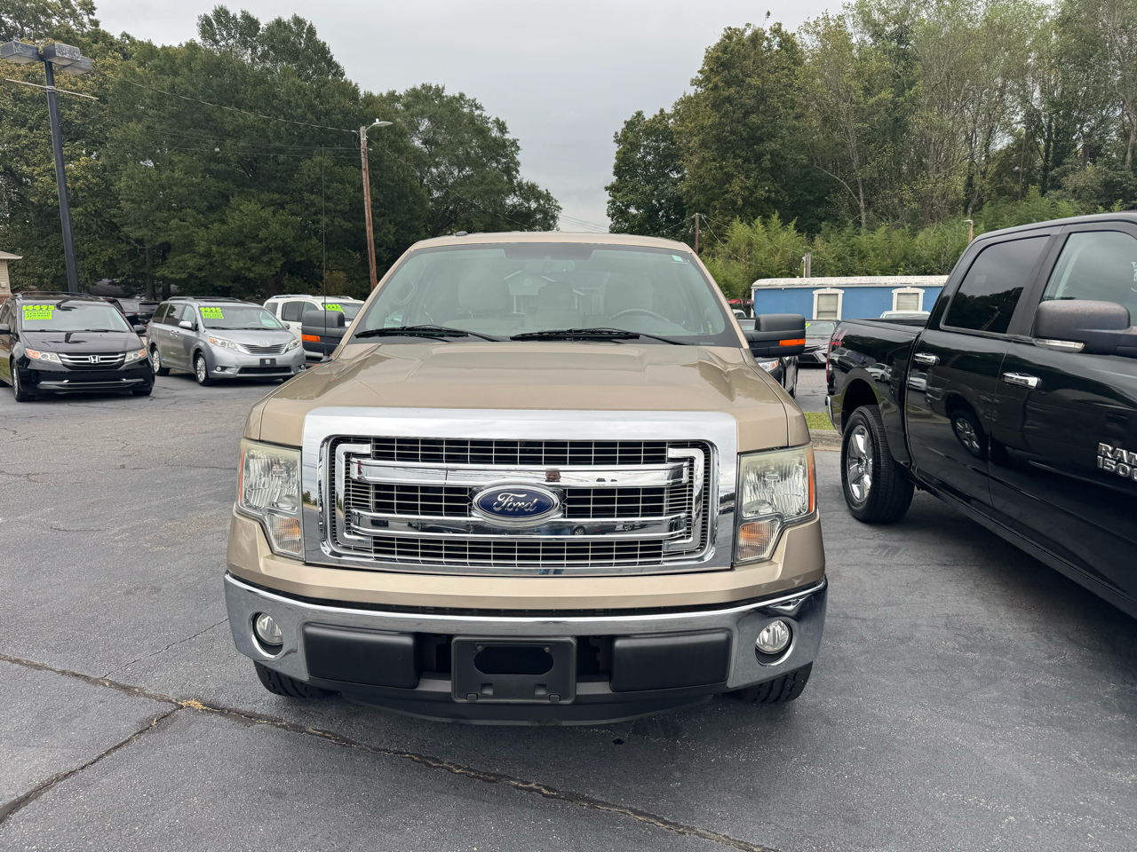 Ford F-150 2WD SuperCab 145" XLT 2013 Ford F-150 2WD SuperCab 145" XLT 2013