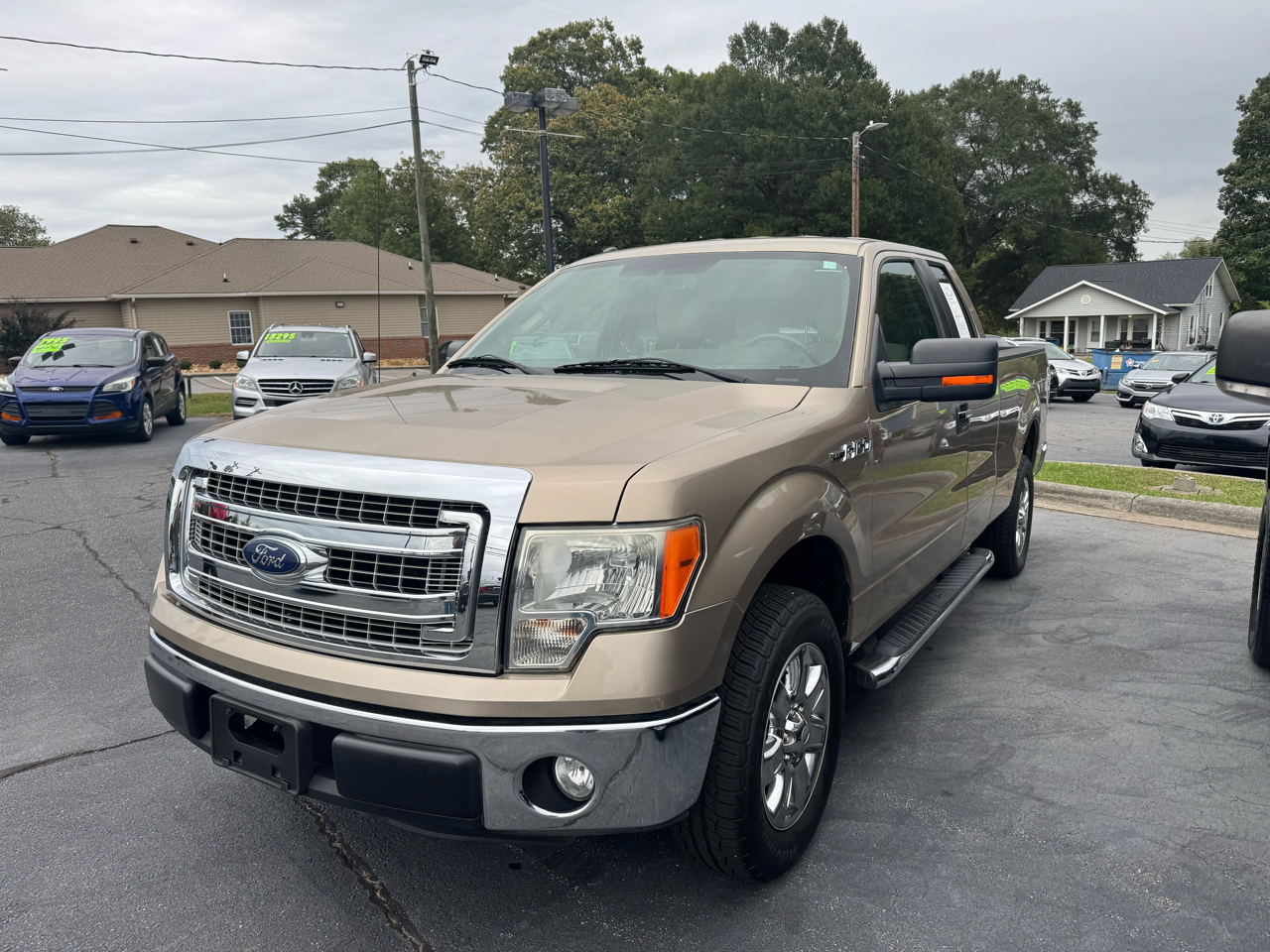 Ford F-150 2WD SuperCab 145" XLT 2013 Ford F-150 2WD SuperCab 145" XLT 2013