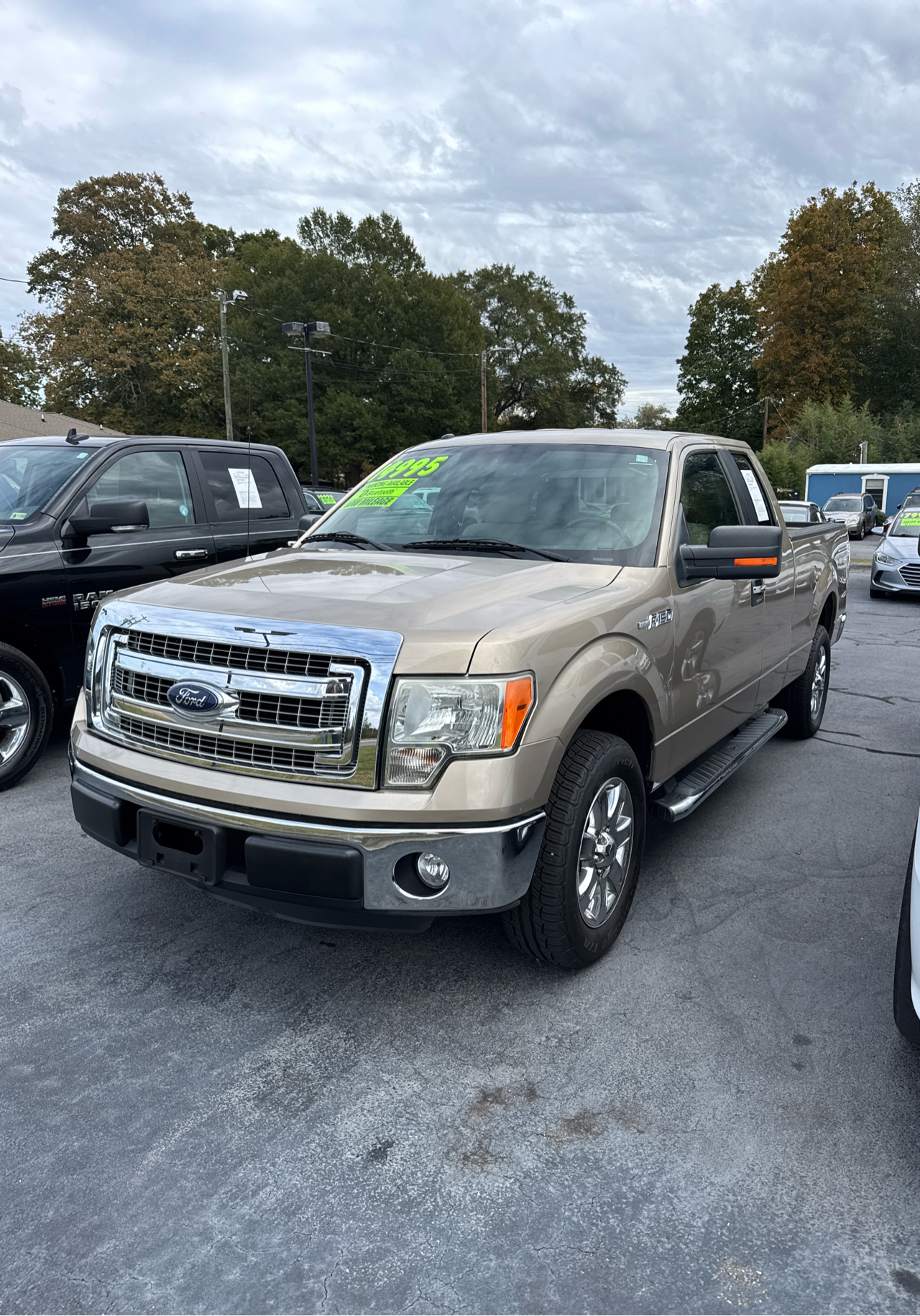 Ford F-150 2WD SuperCab 145" XLT 2013 Ford F-150 2WD SuperCab 145" XLT 2013