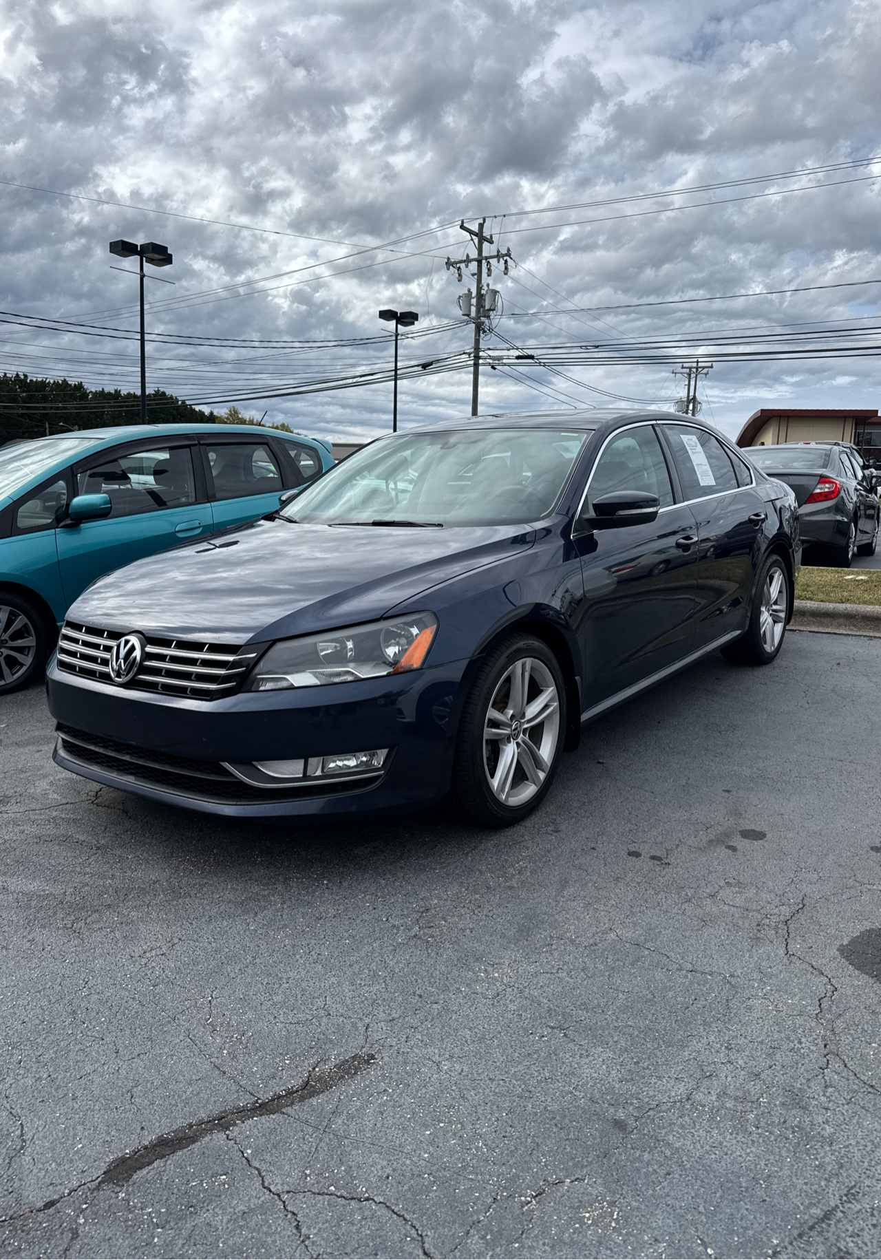Volkswagen Passat 4dr Sdn 3.6L V6 DSG SE w/Sunroof 2013 Volkswagen Passat 4dr Sdn 3.6L V6 DSG SE w/Sunroof 2013