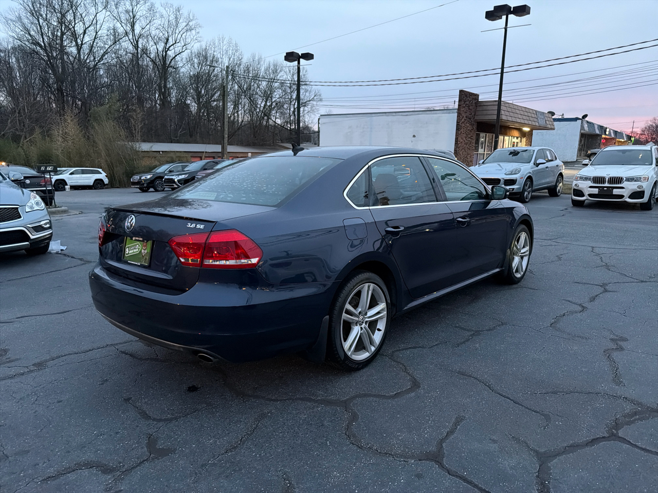 Volkswagen Passat 4dr Sdn 3.6L V6 DSG SE w/Sunroof 2013