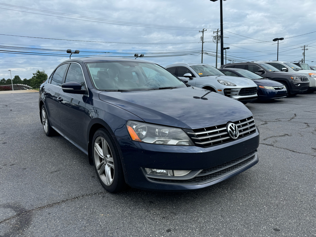 Volkswagen Passat 4dr Sdn 3.6L V6 DSG SE w/Sunroof 2013