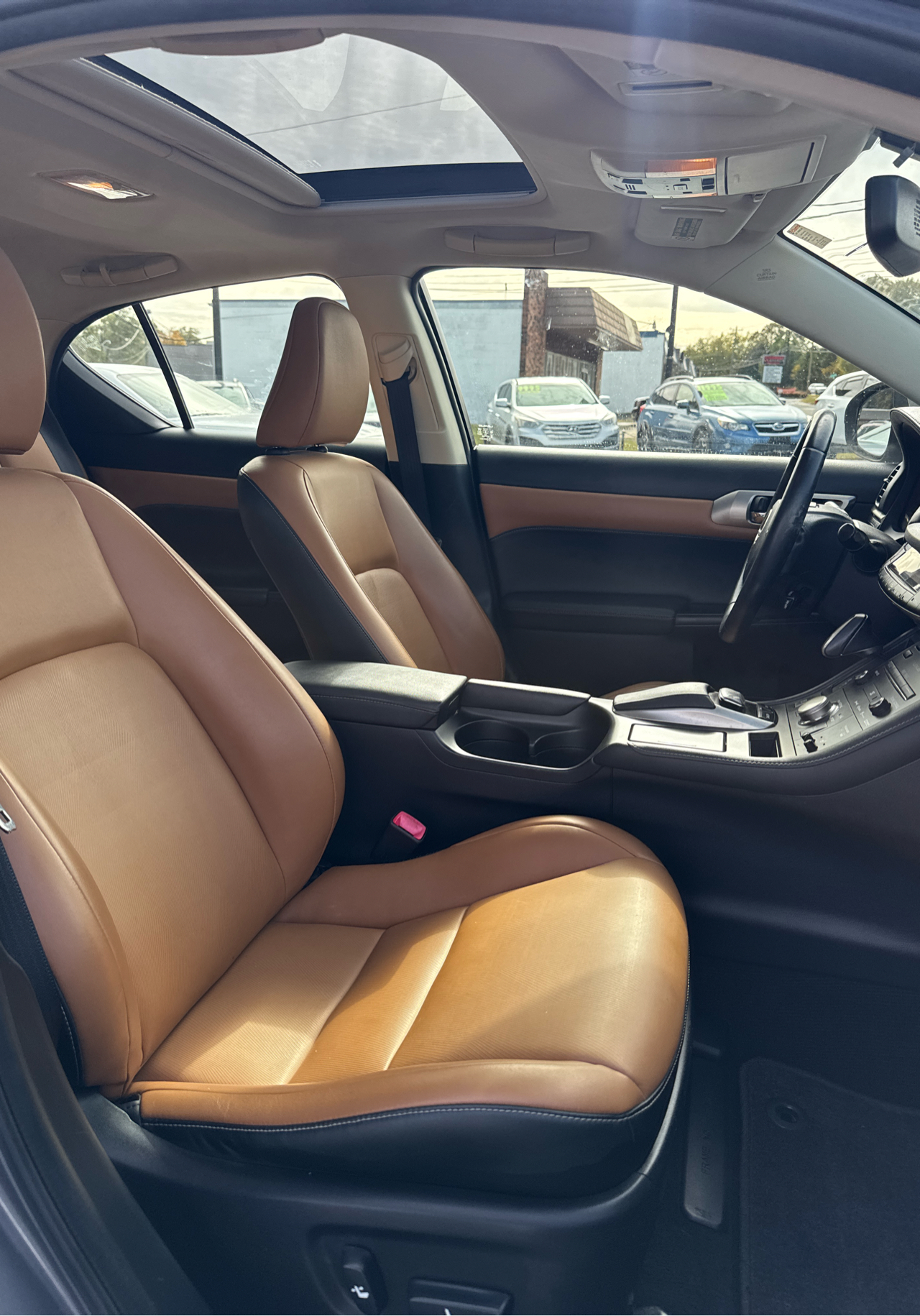 Lexus CT 200h 5dr Sdn Hybrid 2014 Lexus CT 200h 5dr Sdn Hybrid 2014