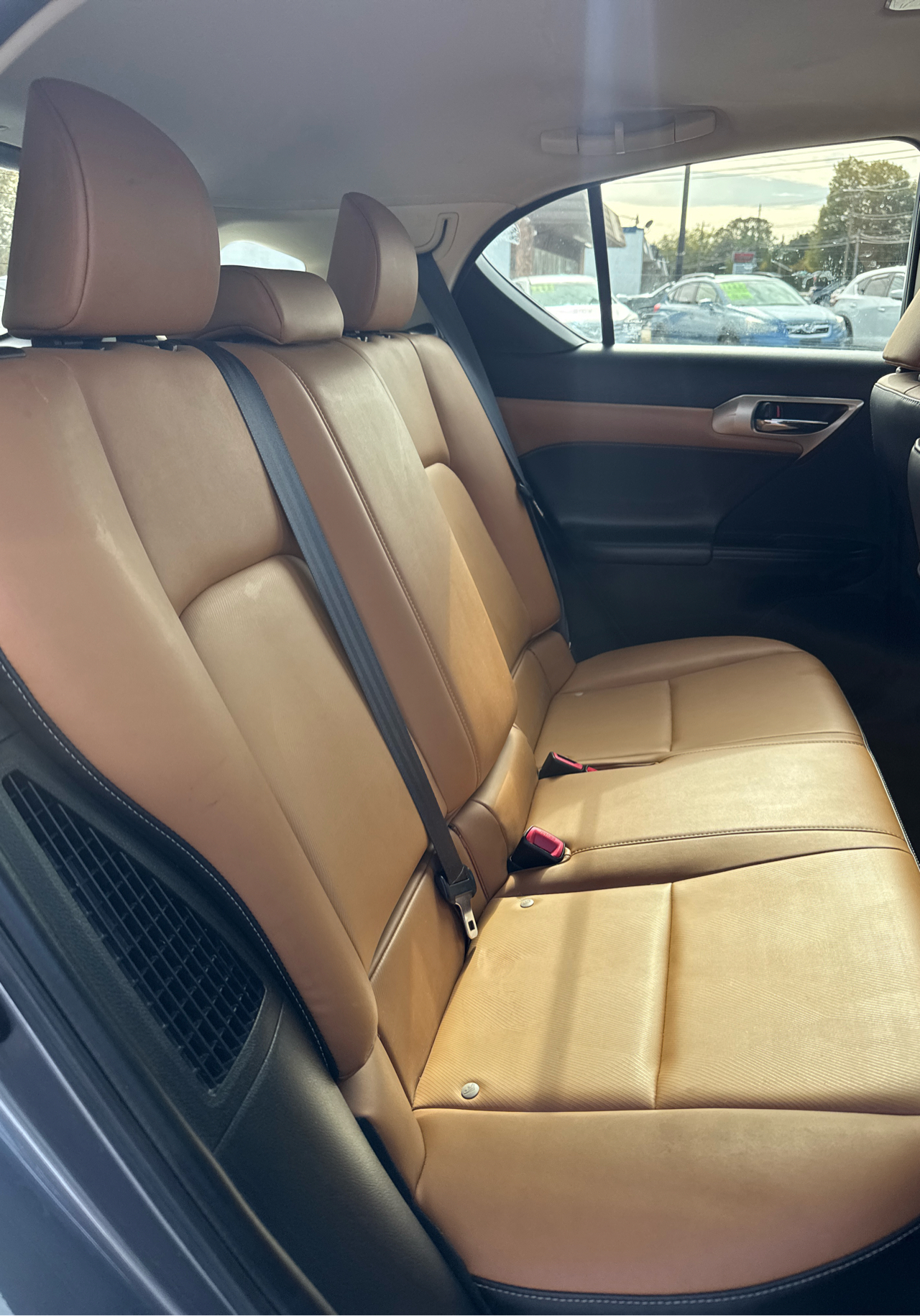 Lexus CT 200h 5dr Sdn Hybrid 2014 Lexus CT 200h 5dr Sdn Hybrid 2014